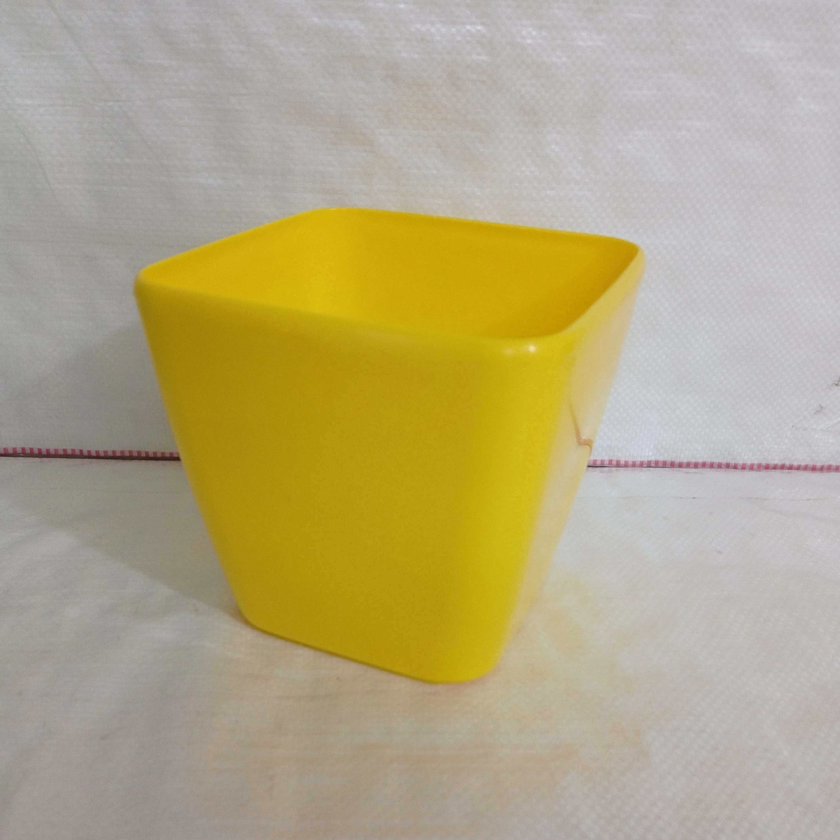 17 cm Yellow Paris Square Pot